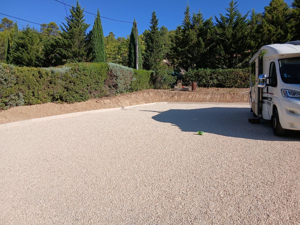 Aire camping-car  Roquebrussanne (83136) - Photo 1